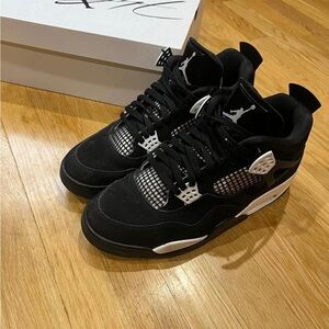 Jordan Black and White Sneakers Air Cushioning